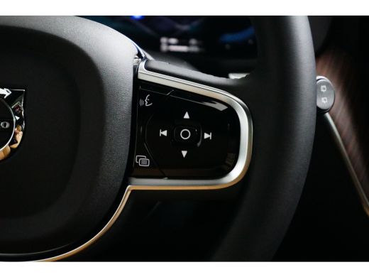 Volvo  XC60 T6 Plus Dark Plug-in Hybrid | Luchtvering | Massage | 360 camera | Cruise control adaptief met St... ActivLease financial lease