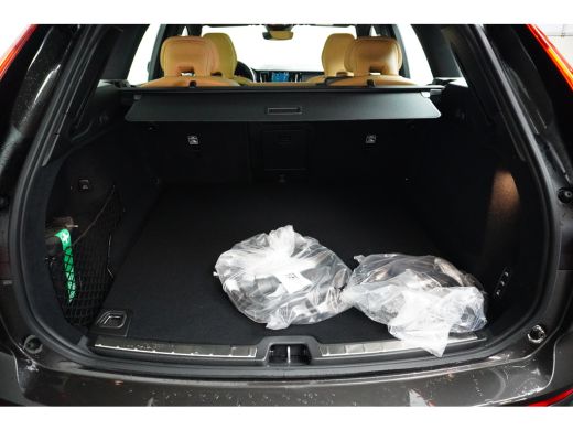 Volvo  XC60 T6 Plus Dark Plug-in Hybrid | Luchtvering | Massage | 360 camera | Cruise control adaptief met St... ActivLease financial lease