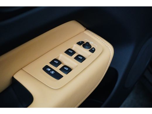 Volvo  XC60 T6 Plus Dark Plug-in Hybrid | Luchtvering | Massage | 360 camera | Cruise control adaptief met St... ActivLease financial lease