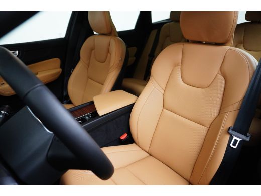 Volvo  XC60 T6 Plus Dark Plug-in Hybrid | Luchtvering | Massage | 360 camera | Cruise control adaptief met St... ActivLease financial lease