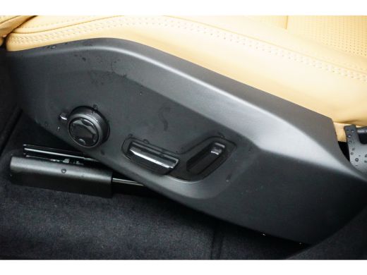 Volvo  XC60 T6 Plus Dark Plug-in Hybrid | Luchtvering | Massage | 360 camera | Cruise control adaptief met St... ActivLease financial lease