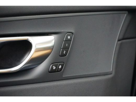 Volvo  XC60 T6 Plus Dark Plug-in Hybrid | Luchtvering | Massage | 360 camera | Cruise control adaptief met St... ActivLease financial lease