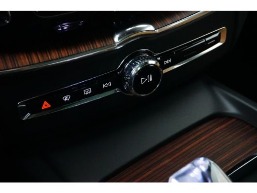 Volvo  XC60 T6 Plus Dark Plug-in Hybrid | Luchtvering | Massage | 360 camera | Cruise control adaptief met St... ActivLease financial lease