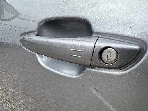 Citroën C5 Aircross Shine Pack Hybrid | Achterbank verstelbaar | Achterstoelen drie | Achteruitrijcamera ActivLease financial lease
