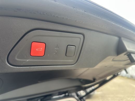 Citroën C5 Aircross Shine Pack Hybrid | Achterbank verstelbaar | Achterstoelen drie | Achteruitrijcamera ActivLease financial lease