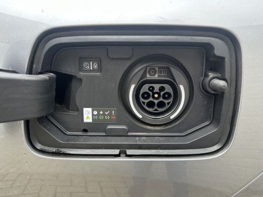 Citroën C5 Aircross Shine Pack Hybrid | Achterbank verstelbaar | Achterstoelen drie | Achteruitrijcamera ActivLease financial lease
