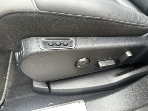 Citroën C5 Aircross Shine Pack Hybrid | Achterbank verstelbaar | Achterstoelen drie | Achteruitrijcamera ActivLease financial lease
