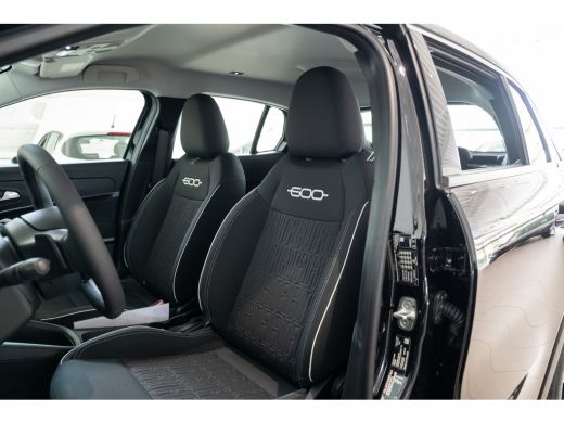 Fiat 600 1.2 145PK Turbo Hybrid Black Edition | Apple Carplay/Android Auto|telefoonintegratie premium | Ch... ActivLease financial lease