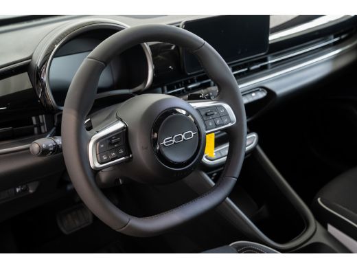 Fiat 600 1.2 145PK Turbo Hybrid Black Edition | Apple Carplay/Android Auto|telefoonintegratie premium | Ch... ActivLease financial lease