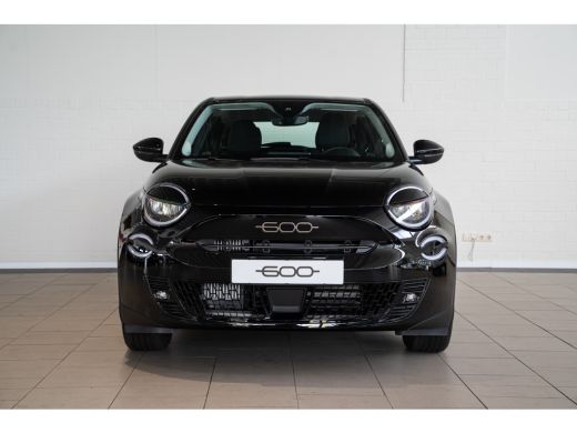 Fiat 600 1.2 145PK Turbo Hybrid Black Edition | Apple Carplay/Android Auto|telefoonintegratie premium | Ch... ActivLease financial lease