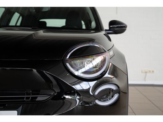 Fiat 600 1.2 145PK Turbo Hybrid Black Edition | Apple Carplay/Android Auto|telefoonintegratie premium | Ch... ActivLease financial lease