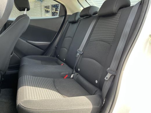 Mazda 2 1.5 Skyactiv-G Dynamic+ | Rijklaarprijs! | Trekhaak | Airco | Navigatie | Incl 12 mnd Bovag garan... ActivLease financial lease