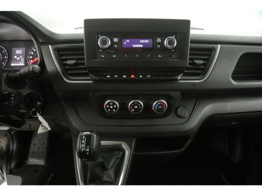 Nissan Primastar 2.0 dCi L2H1 150PK Automaat Airco Cruise PDC 3 Persoons Trekhaak ActivLease financial lease