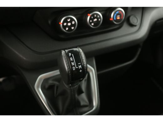 Nissan Primastar 2.0 dCi L2H1 150PK Automaat Airco Cruise PDC 3 Persoons Trekhaak ActivLease financial lease