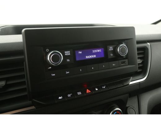 Nissan Primastar 2.0 dCi L2H1 150PK Automaat Airco Cruise PDC 3 Persoons Trekhaak ActivLease financial lease