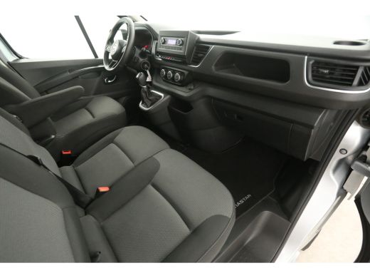 Nissan Primastar 2.0 dCi L2H1 150PK Automaat Airco Cruise PDC 3 Persoons Trekhaak ActivLease financial lease