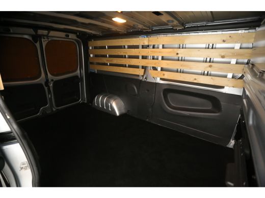 Nissan Primastar 2.0 dCi L2H1 150PK Automaat Airco Cruise PDC 3 Persoons Trekhaak ActivLease financial lease