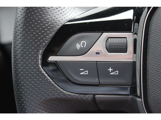 Peugeot 208 1.2 PURETECH 100PK GT PACK / NAVI / LEDER / CLIMA / PDC / 17" LMV / CAMERA / KEYLESS / ADAPT. CRU... ActivLease financial lease