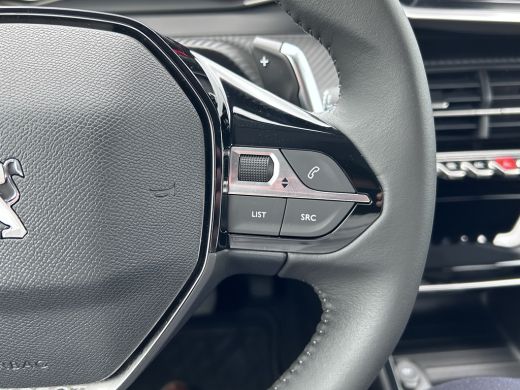 Peugeot 208 1.2 PureTech Allure 100PK | Lage kmstand!!! | Parkeersensoren | Climate Controle | Cruise Control... ActivLease financial lease
