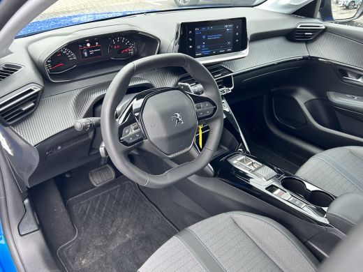 Peugeot 208 1.2 PureTech Allure 100PK | Lage kmstand!!! | Parkeersensoren | Climate Controle | Cruise Control... ActivLease financial lease