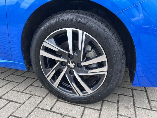 Peugeot 208 1.2 PureTech Allure 100PK | Lage kmstand!!! | Parkeersensoren | Climate Controle | Cruise Control... ActivLease financial lease