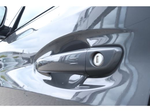 Peugeot 208 Hybrid 136 e-DCS6 GT Panoramadak | Navigatie | Camera voor & Achter | Carplay | Keyless | Climate | ActivLease financial lease