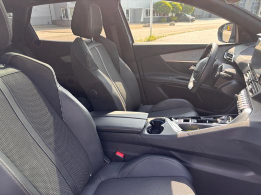 Peugeot 3008 1.6 PHEV 4WD 300PK GT | AUTOMAAT | 360 Camera | Panaroma dak | 18 inch LMV | Sfeerverlichting | A... ActivLease financial lease