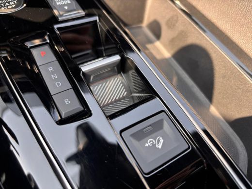 Peugeot 3008 1.6 PHEV 4WD 300PK GT | AUTOMAAT | 360 Camera | Panaroma dak | 18 inch LMV | Sfeerverlichting | A... ActivLease financial lease