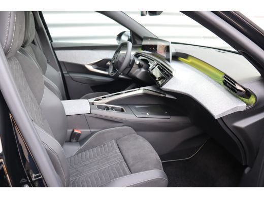 Peugeot 5008 1.2 HYBRID 136PK 7-ZITS GT AUTOMAAT / NAVI / LEDER / CLIMA / FULL-LED / 19" LMV / KEYLESS / PANO... ActivLease financial lease