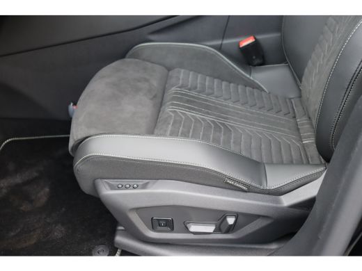 Peugeot 5008 1.2 HYBRID 136PK 7-ZITS GT AUTOMAAT / NAVI / LEDER / CLIMA / FULL-LED / 19" LMV / KEYLESS / PANO... ActivLease financial lease
