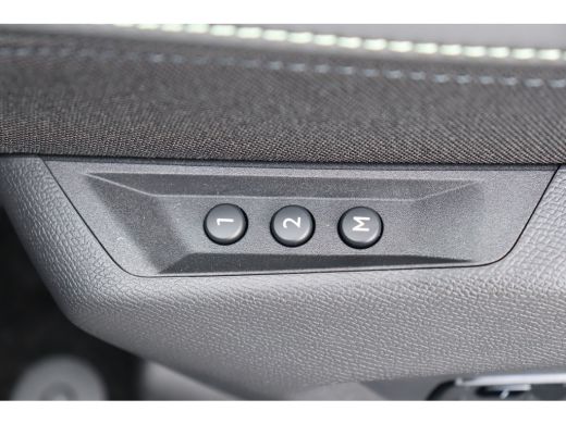 Peugeot 5008 1.2 HYBRID 136PK 7-ZITS GT AUTOMAAT / NAVI / LEDER / CLIMA / FULL-LED / 19" LMV / KEYLESS / PANO... ActivLease financial lease