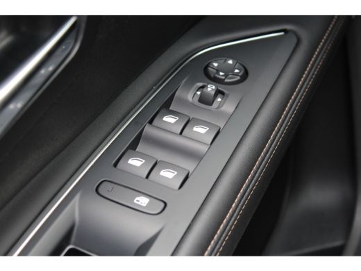 Peugeot 5008 1.2 PURETECH 130PK GT PACK AUTOMAAT / NAVI / CLIMA / PDC / 19" LMV / CAMERA / KEYLESS / FULL-LED ... ActivLease financial lease