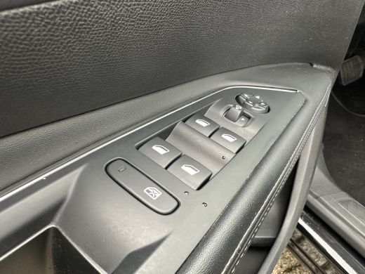 Peugeot 5008 1.2 PureTech Blue Lease Premium | 2 stoelen op derde rij | Achterbank in delen neerklapbaar | Ach... ActivLease financial lease