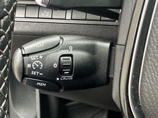 Peugeot 5008 1.2 PureTech Blue Lease Premium | 2 stoelen op derde rij | Achterbank in delen neerklapbaar | Ach... ActivLease financial lease