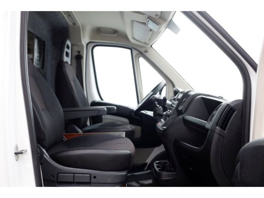 Peugeot Boxer 2.0 BlueHDI 130pk E6 L1H2 Premium Airco/Camera/Inrichting 06-2018 ActivLease financial lease