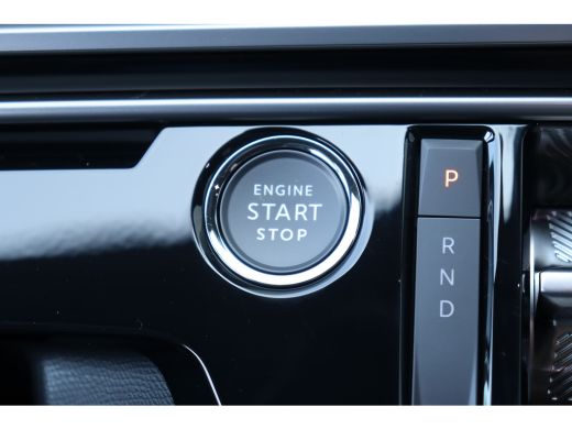 Peugeot e-3008 73KWH GT AVANTAGE 214PK / NAVI / LEDER / CLIMA / FULL-LED / 20" LMV / KEYLESS / WARMTEPOMP / 360°... ActivLease financial lease