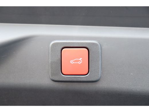 Peugeot e-3008 73KWH GT AVANTAGE 214PK / NAVI / LEDER / CLIMA / FULL-LED / 20" LMV / KEYLESS / WARMTEPOMP / 360°... ActivLease financial lease