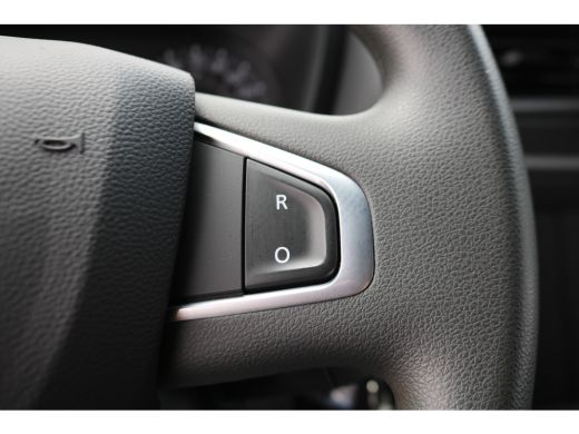 Renault Master 2.3 dCi 145pk Bakwagen met Laadklep ActivLease financial lease
