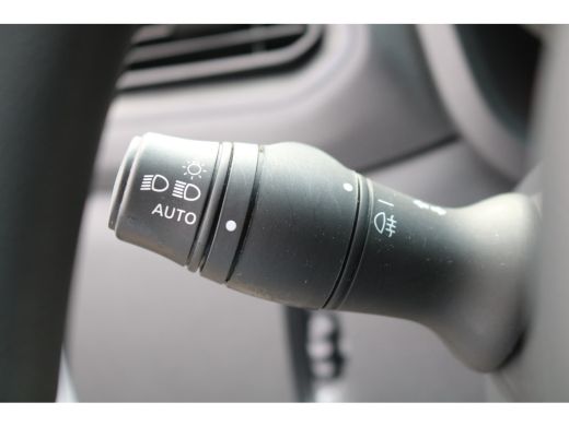 Renault Master 2.3 dCi 145pk Bakwagen met Laadklep ActivLease financial lease