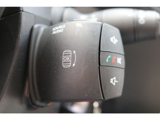 Renault Master 2.3 dCi 145pk Bakwagen met Laadklep ActivLease financial lease