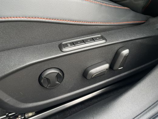 Seat Leon 1.4 TSI eHybrid PHEV FR Business Intense | LED | Virtual Cockpit | Memory | Navi | Camera | Carpl... ActivLease financial lease