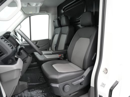 Volkswagen Crafter 30 2.0 TDI L3H2 Trendline Trekhaak Navigatie Carplay Cruise ActivLease financial lease