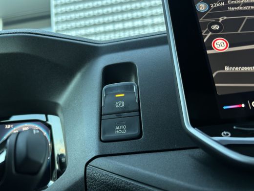 Volkswagen Crafter Exclusive BPM Vrij | Digitaal Dashboard | Trekhaak | Camera | Led | Navigatie ActivLease financial lease