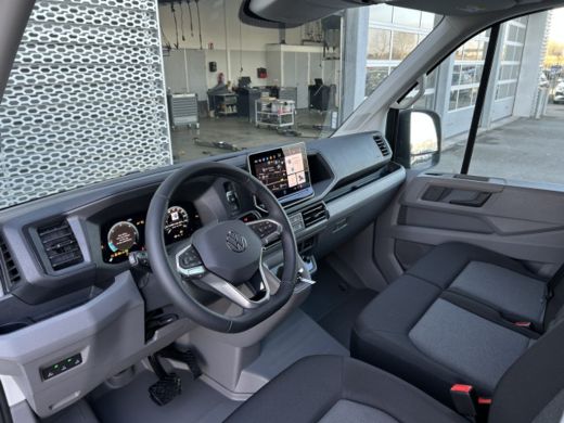 Volkswagen Crafter 35 2.0 TDI L3H3 Exclusive EURO VI | Adaptive cruise control "stop & go" | Airco | Alarmsysteem ActivLease financial lease