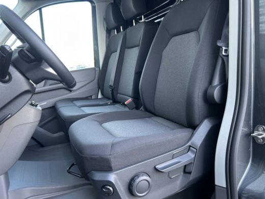 Volkswagen Crafter 35 2.0 TDI L3H3 Exclusive EURO VI | Adaptive cruise control "stop & go" | Airco | Alarmsysteem ActivLease financial lease