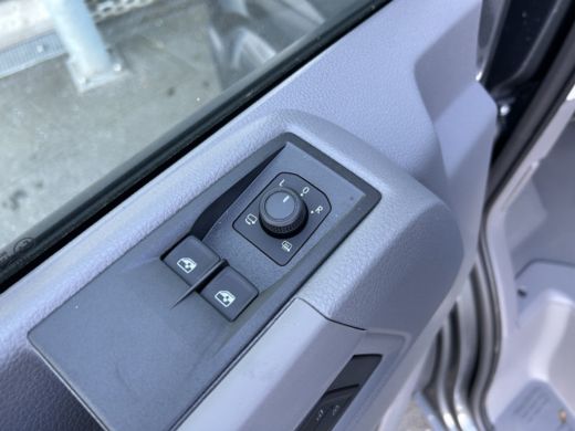 Volkswagen Crafter 35 2.0 TDI L3H3 Exclusive EURO VI | Adaptive cruise control "stop & go" | Airco | Alarmsysteem ActivLease financial lease
