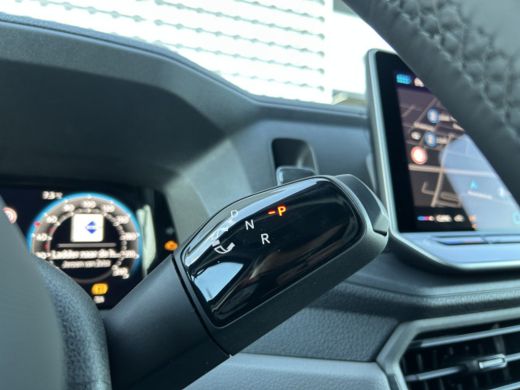 Volkswagen Crafter 35 2.0 TDI L3H3 Exclusive EURO VI | Adaptive cruise control "stop & go" | Airco | Alarmsysteem ActivLease financial lease