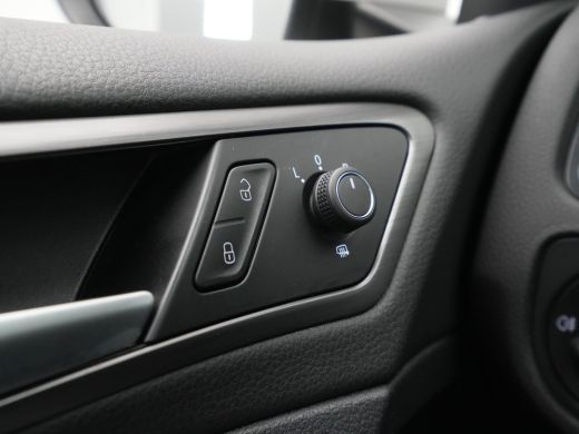 Volkswagen e-Golf E-DITION Navigatie Carplay Pdc Acc Stoelverwarming 58 ActivLease financial lease