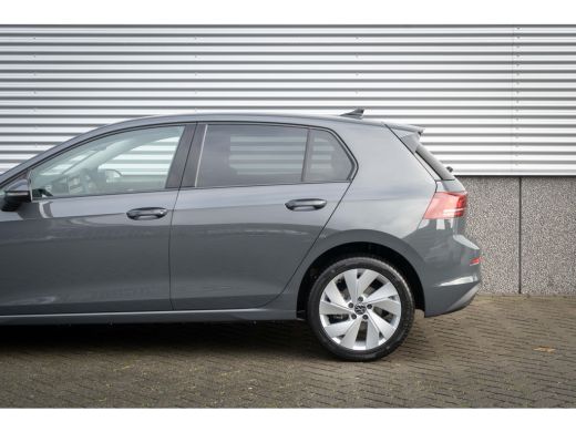 Volkswagen Golf Life Edition eHybrid | 'App-Connect' draadloze smartphone integratie | Achterbank in ongelijke de... ActivLease financial lease