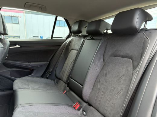 Volkswagen Golf Style Edition eHybrid Inclusief &euro;2000,- inruilvoordeel | 'App-Connect' draadloze smartphone integ... ActivLease financial lease